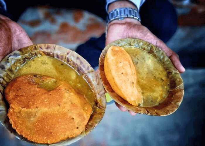Discover the Best Street Foods in Varanasi: A Guide to Tasty Treats and Where to Find Them